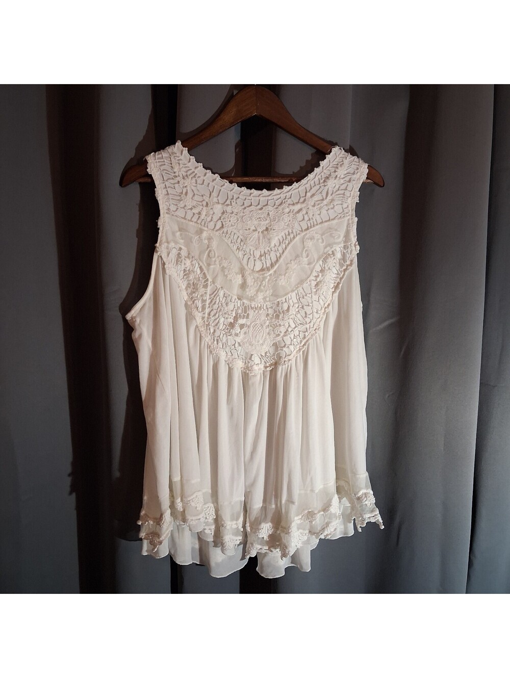 A Beautiful Soul Cream Sleeveless Lace Detail Blouse Top FITS LIKE 2x